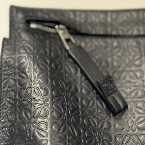 Loewe T pouch - Picture 9 of 9